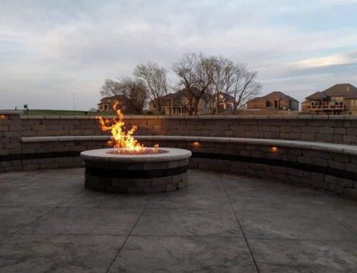 Versatile Outdoor Entertainment Area: Hardscape Features for Hosting